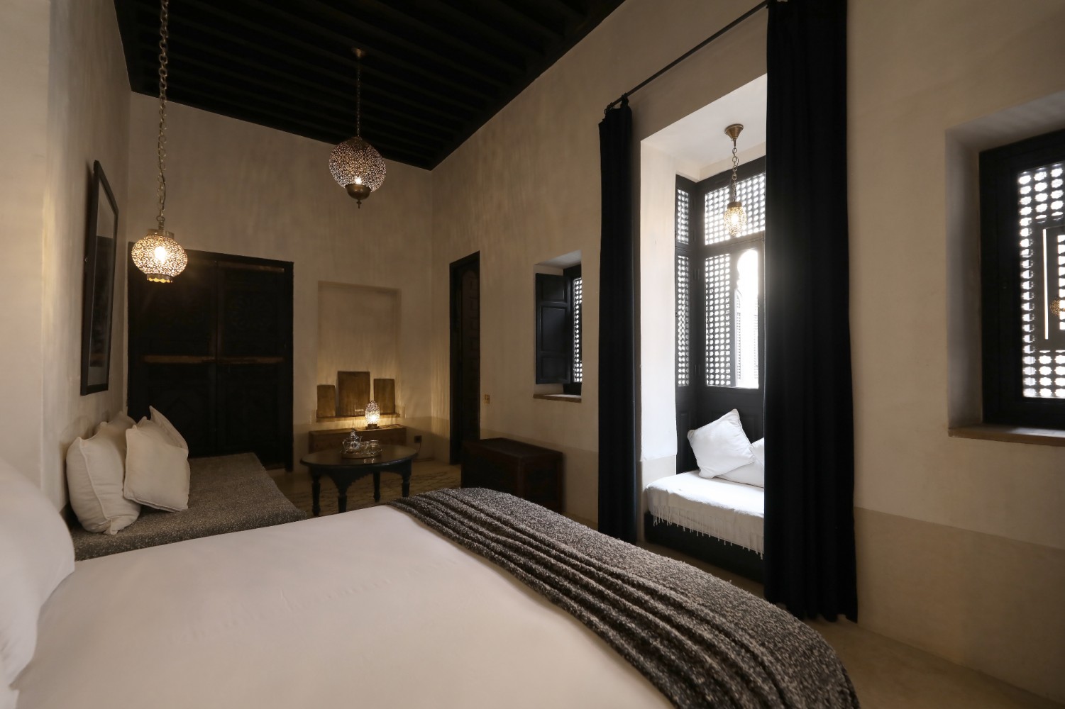 La suite Menzeh Wahed du Riad Azzouna 13, son menzeh et son coin salon